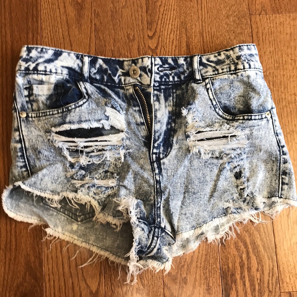 Acid Wash Frayed Shorts